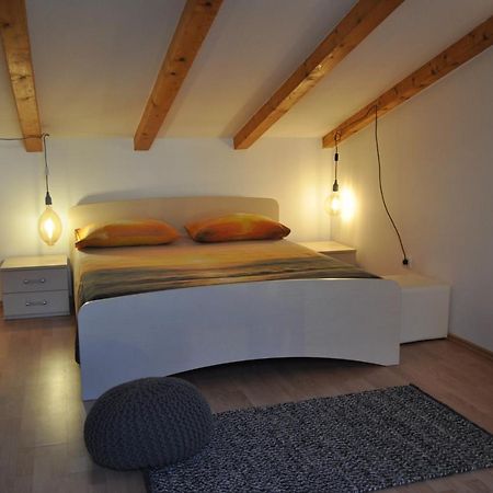 Kamenjak Volme, Cousy House With Pool Banjole Esterno foto
