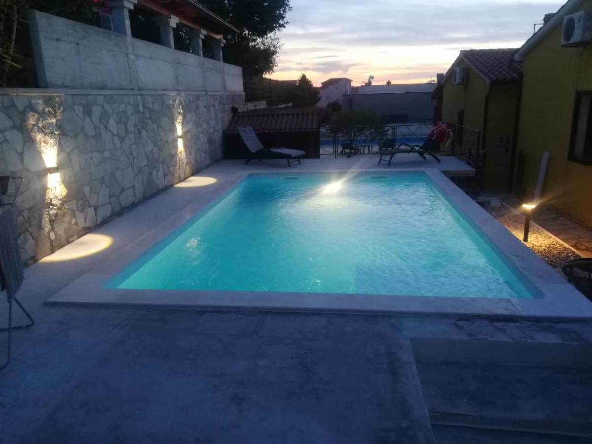 Kamenjak Volme, Cousy House With Pool Banjole Esterno foto