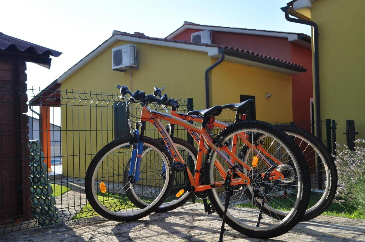 Kamenjak Volme, Cousy House With Pool Banjole Esterno foto